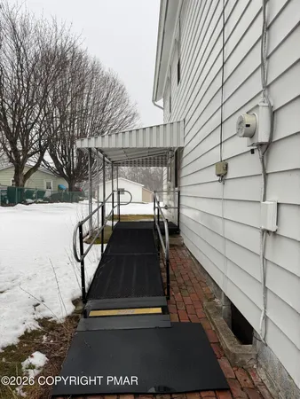 a view of entryway