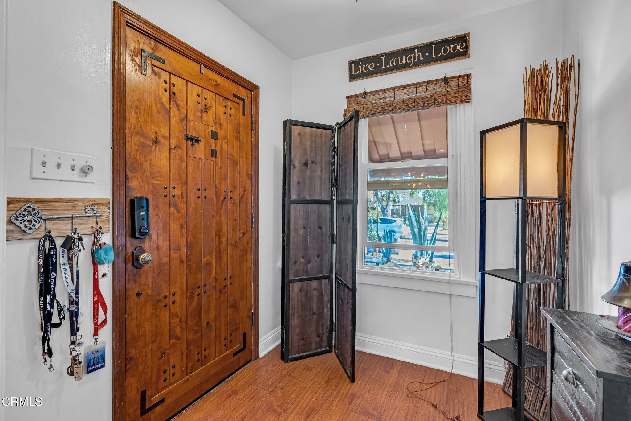 615 Alexander Street Glendale, CA 91203 - Photo 5 of 50 8-web-or-mls-3