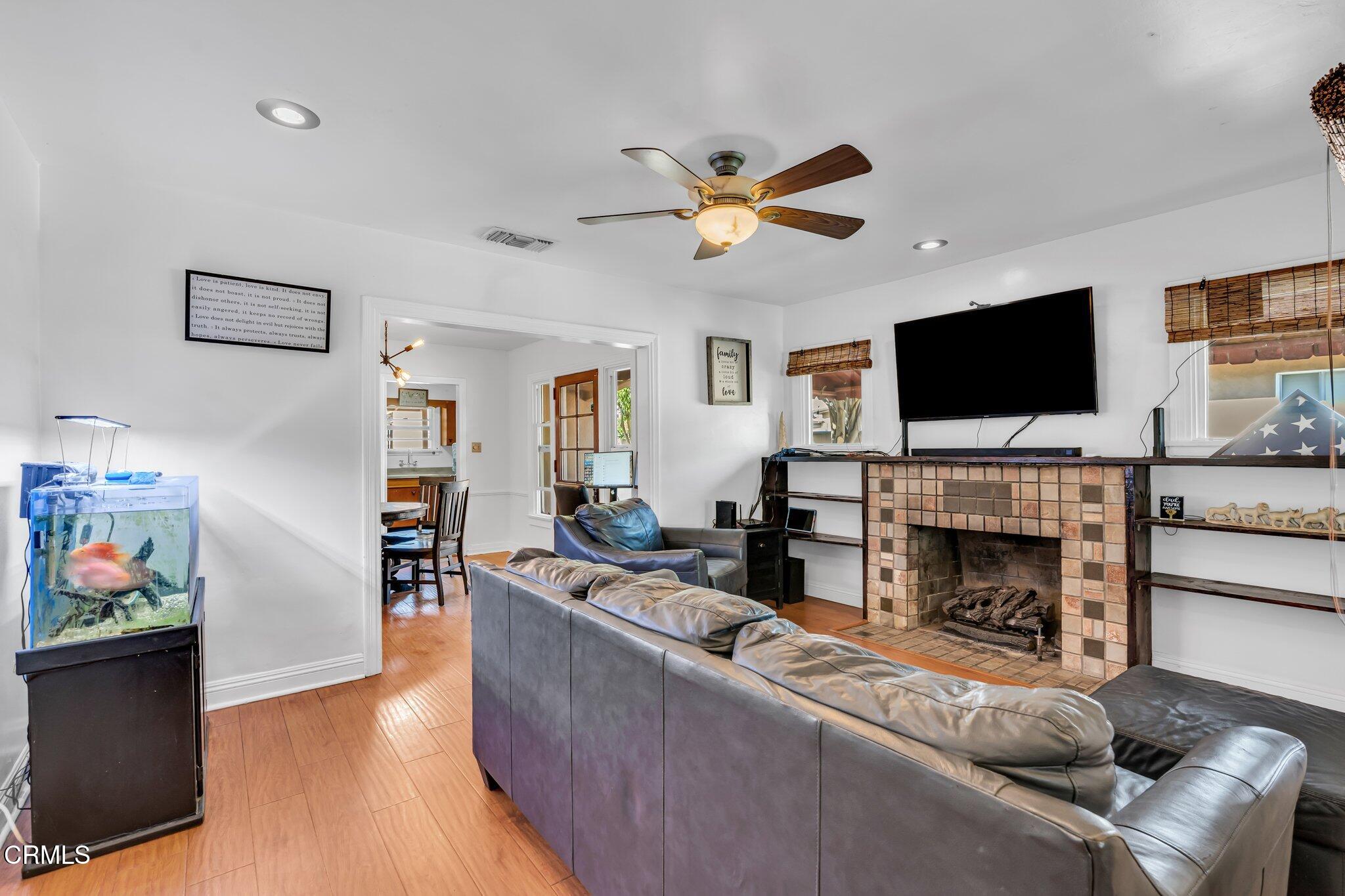 615 Alexander Street Glendale, CA 91203 - Photo 6 of 50 9-web-or-mls-DSC09148