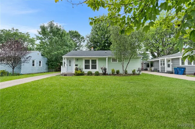 $264,999 | 150 Meadow Lea Drive, Amherst, NY 14226