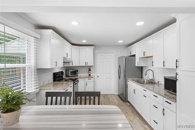 $264,999 | 150 Meadow Lea Drive, Amherst, NY 14226