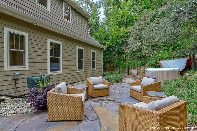 $925,000 | 8863 Lake Shore Drive, West Olive, MI 49460