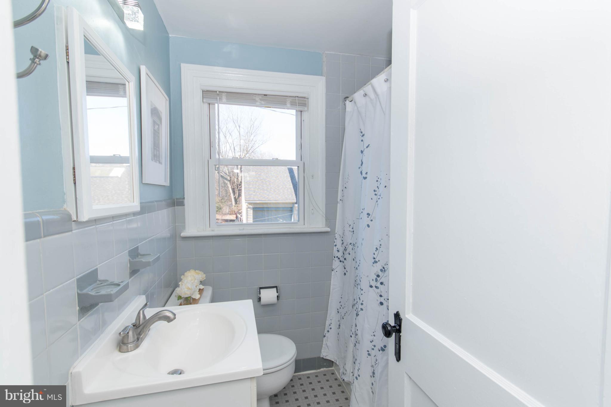 110 South Warminster Road Hatboro, PA 19040 - Photo 13 of 29 Bathroom