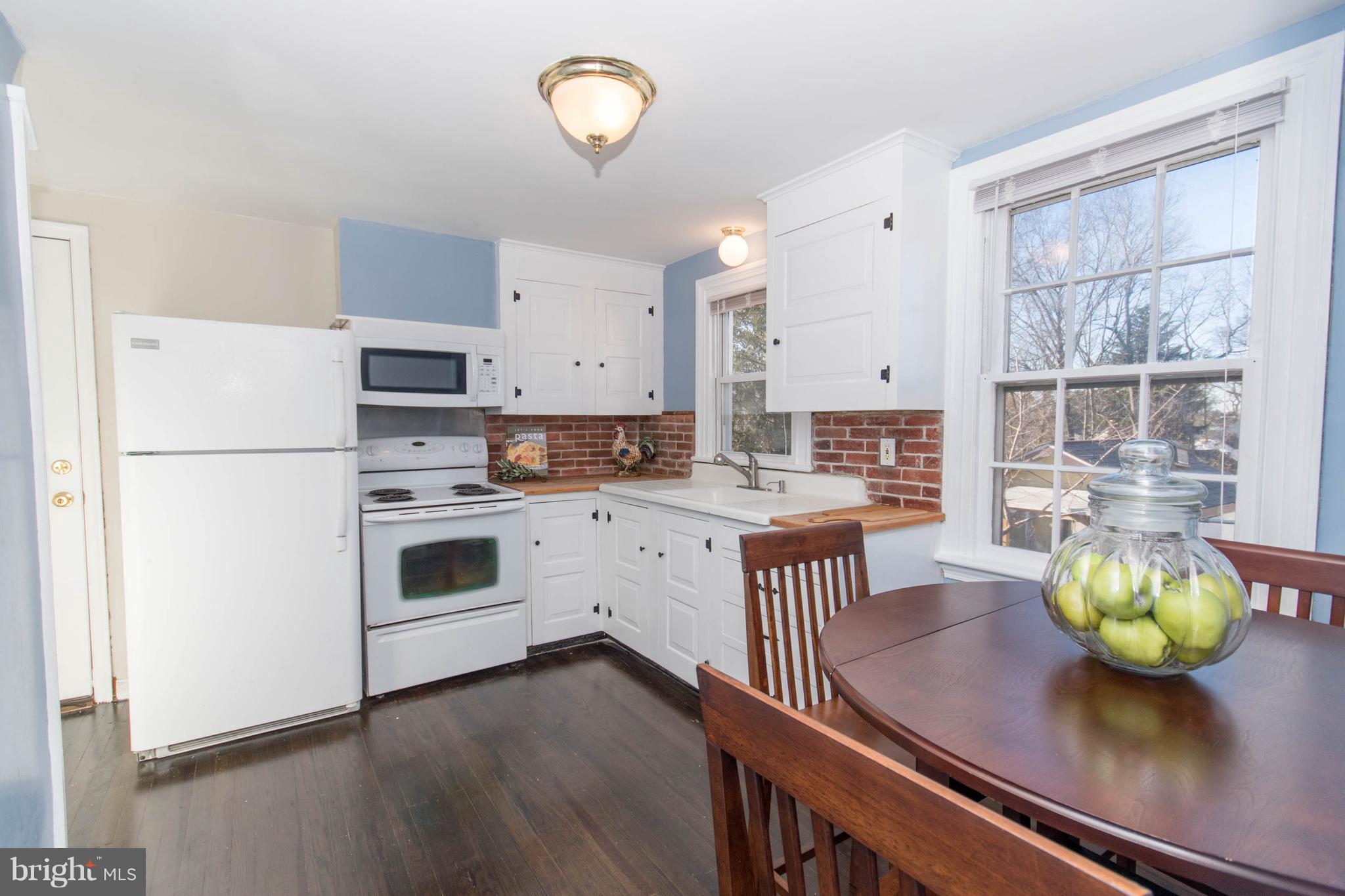 110 South Warminster Road Hatboro, PA 19040 - Photo 6 of 29 Kitchen