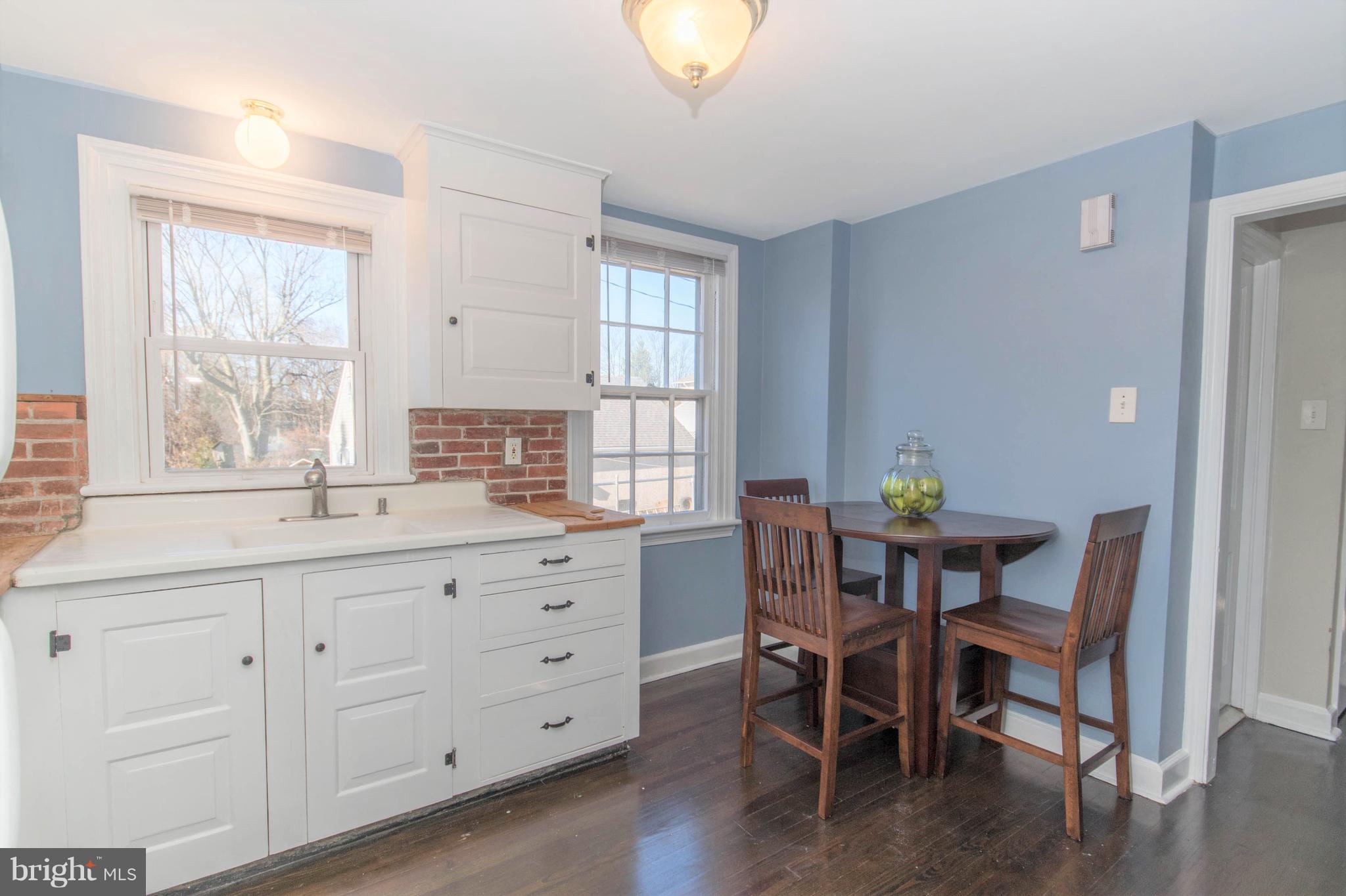 110 South Warminster Road Hatboro, PA 19040 - Photo 7 of 29 Eat in Kitchen