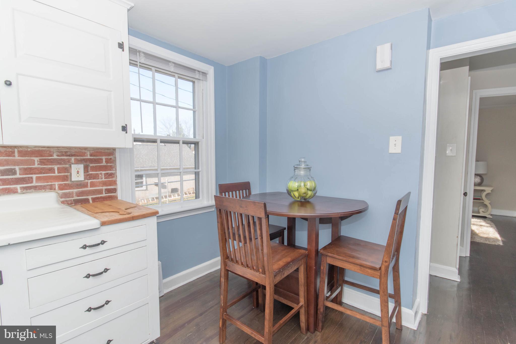 110 South Warminster Road Hatboro, PA 19040 - Photo 8 of 29 Eat in Kitchen