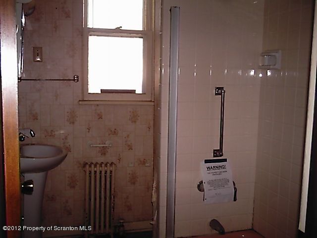 1201 Providence L 14 Road Scranton, PA 18508 - Photo 6 of 13 Gallery Image 6