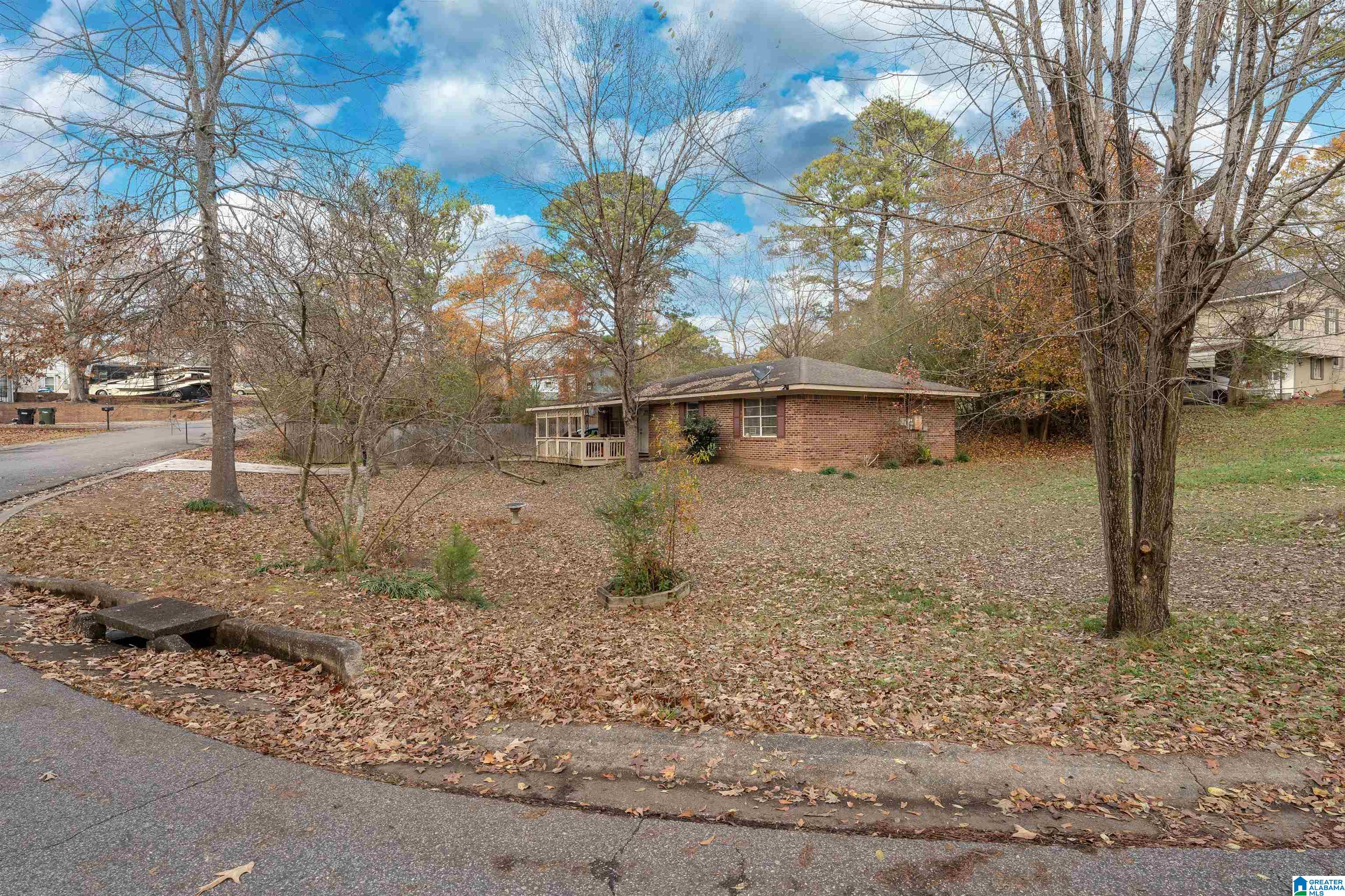 8409 Country Circle Pinson, AL 35126 - Photo 3 of 20