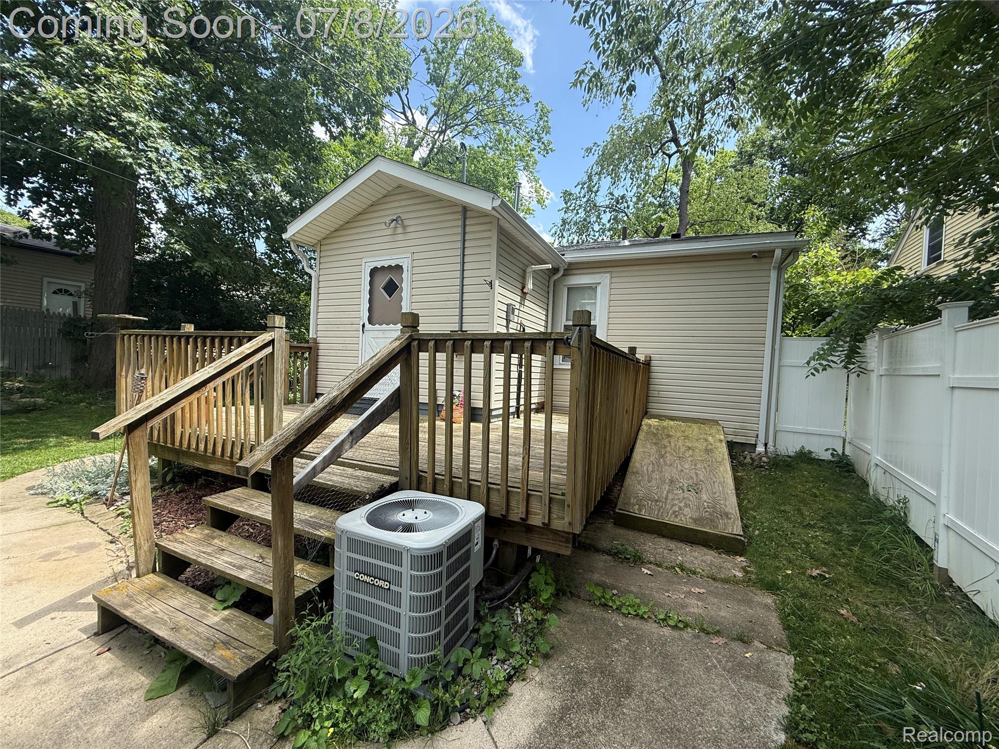756 Cedarlawn Road Waterford, MI 48328 - Photo 32 of 34 IMG_1628.JPG