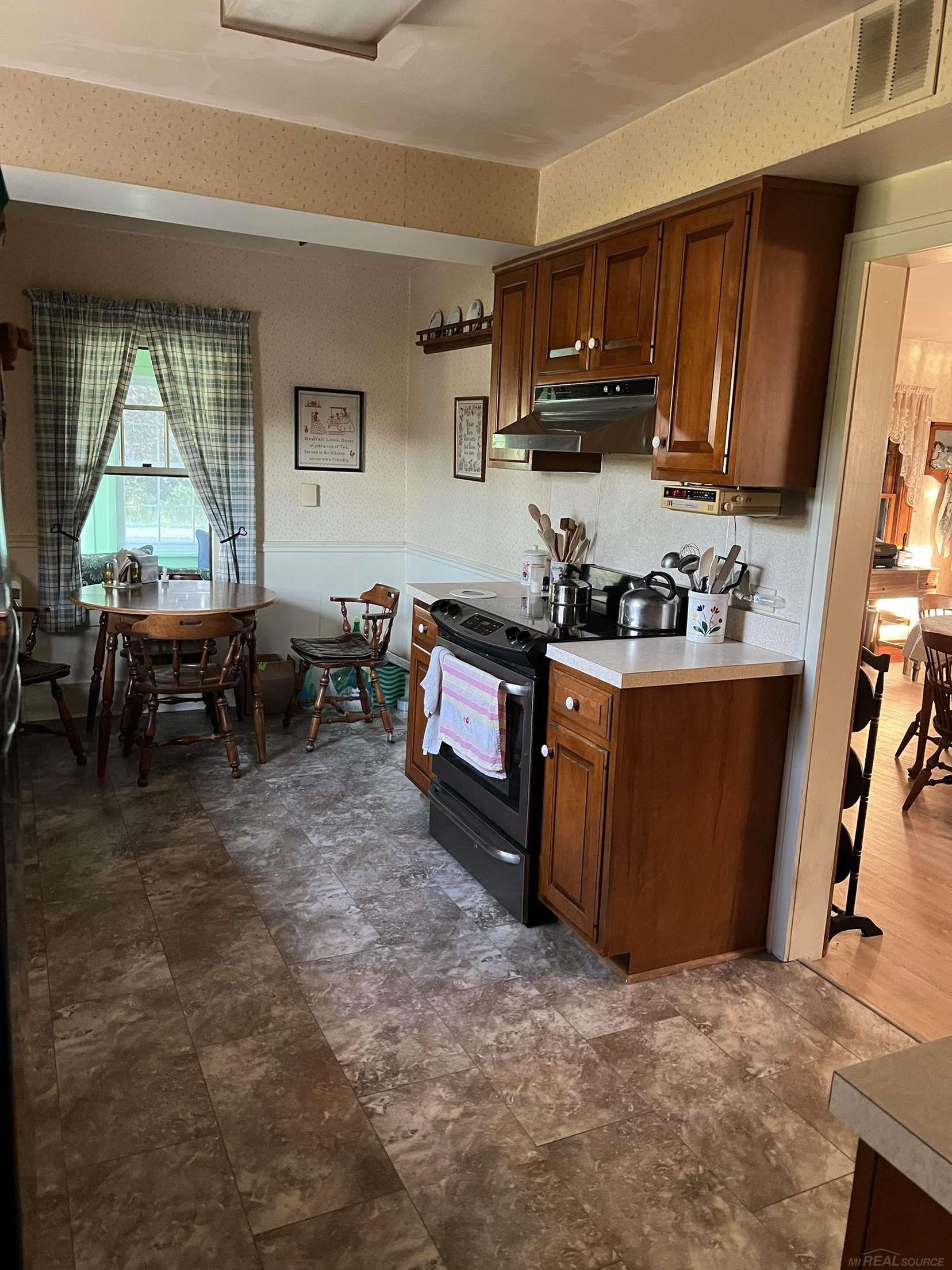 8977 Kilgore Road Avoca, MI 48006 - Photo 10 of 61