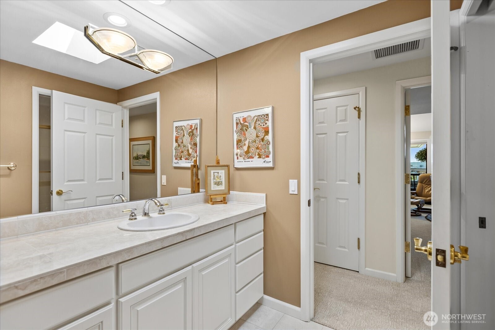110 James Street, Unit 302 Edmonds, WA 98020 - Photo 14 of 34