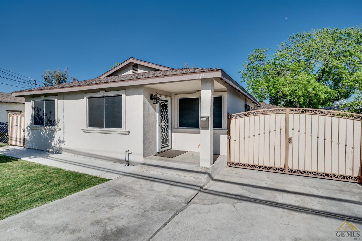 624 Real Road Bakersfield, CA 93309 - Photo 2 of 26 Gallery Image 2