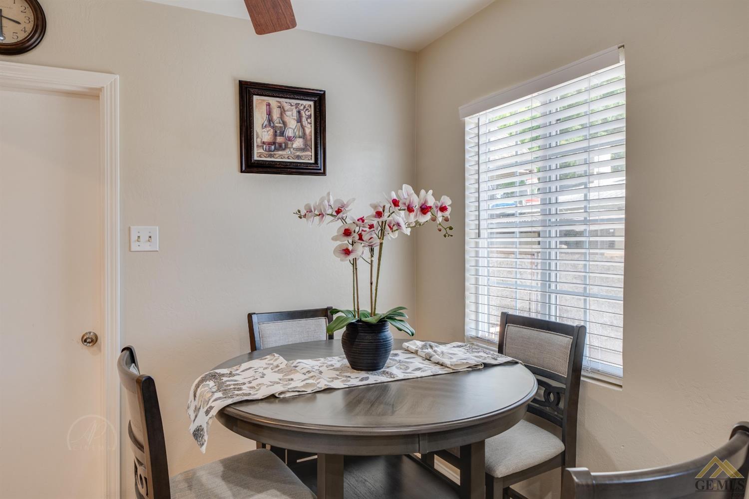 624 Real Road Bakersfield, CA 93309 - Photo 8 of 26 Gallery Image 8