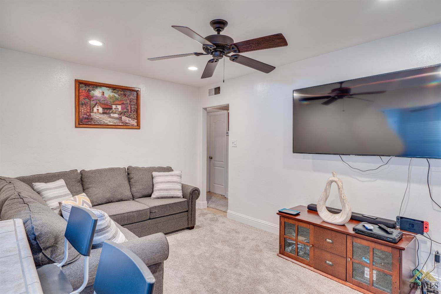 624 Real Road Bakersfield, CA 93309 - Photo 10 of 26 Gallery Image 10