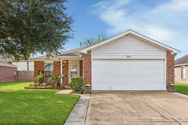 $289,000 | 3206 Berryfield Lane, Pearland, TX 77581