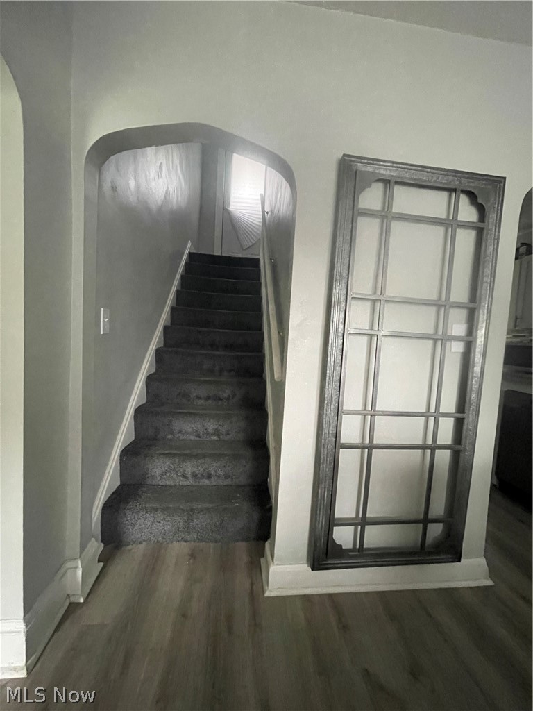 3301 Silsby Road Cleveland, OH 44118 - Photo 6 of 13 Steps Upstairs