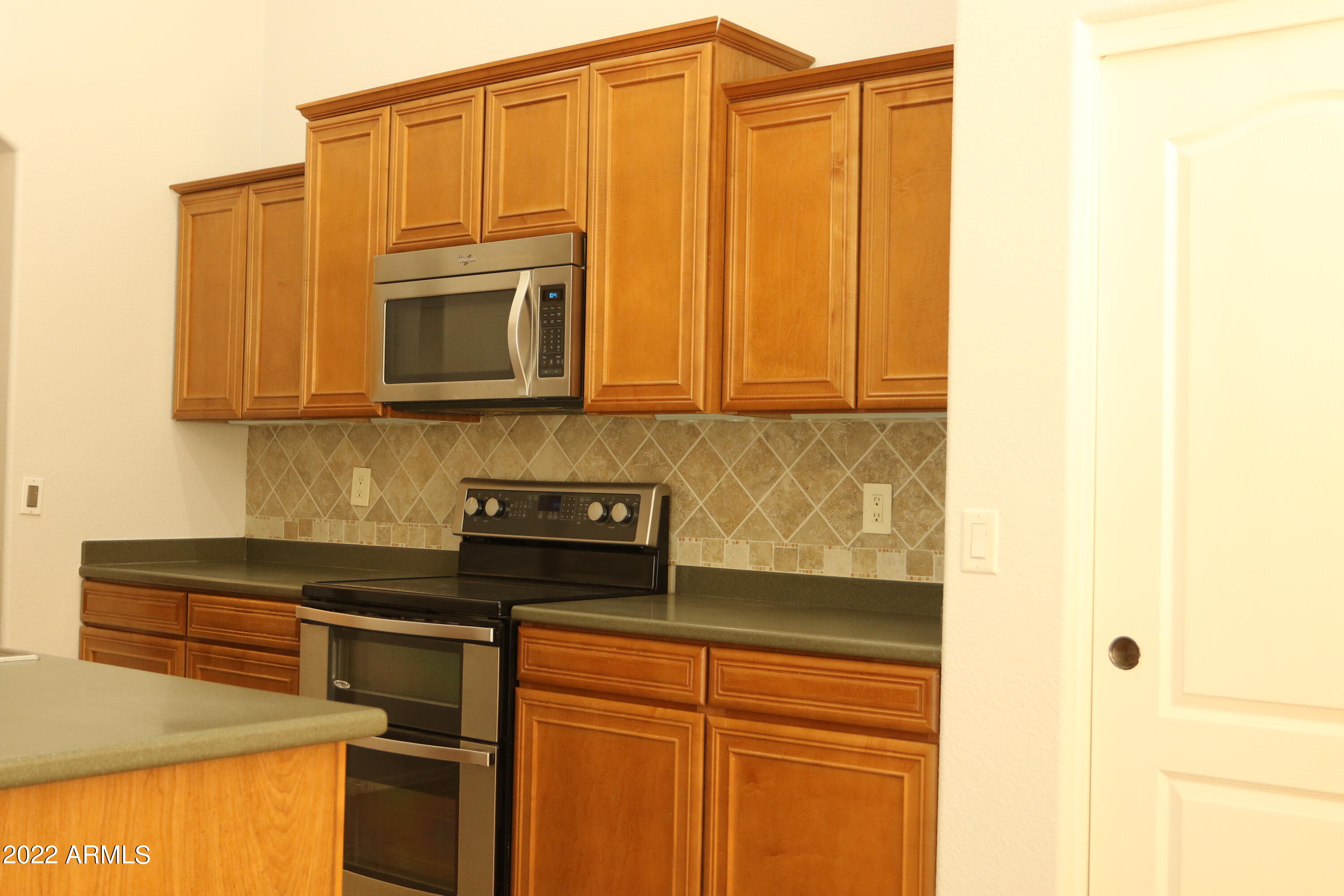 2201 West Carter Road Phoenix, AZ 85041 - Photo 4 of 12 1B1A4168