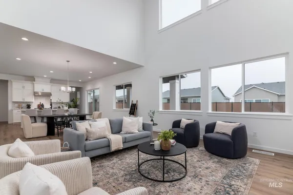 $976,000 | 2585 North Silverbell Way, Eagle, ID 83616