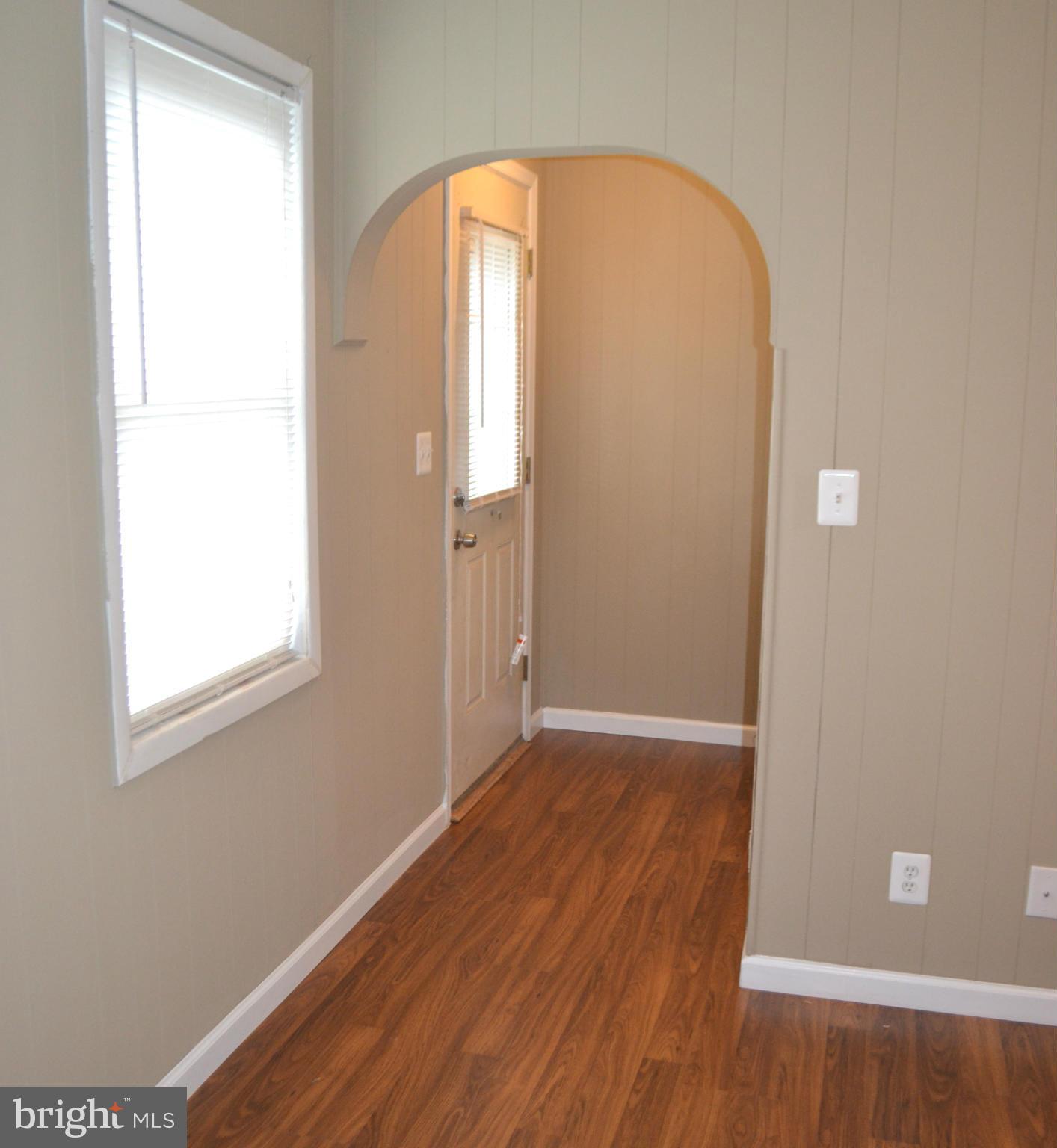 2911 Cornwall Road Dundalk, MD 21222 - Photo 2 of 21 Living Room