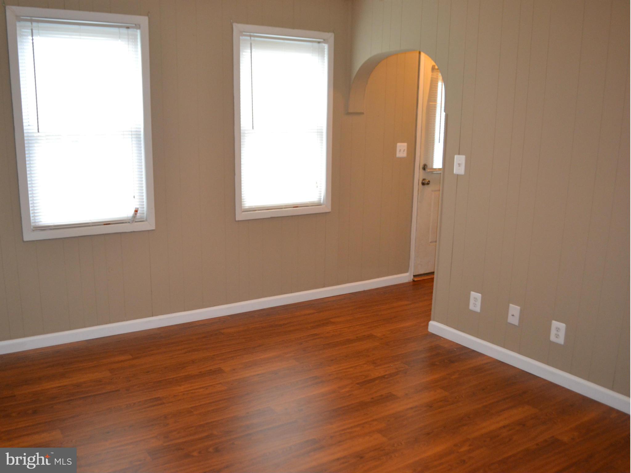 2911 Cornwall Road Dundalk, MD 21222 - Photo 3 of 21 Living Room