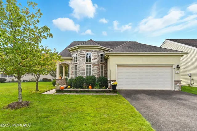 $445,000 | 14 Vineyard Way, Barnegat, NJ 08005