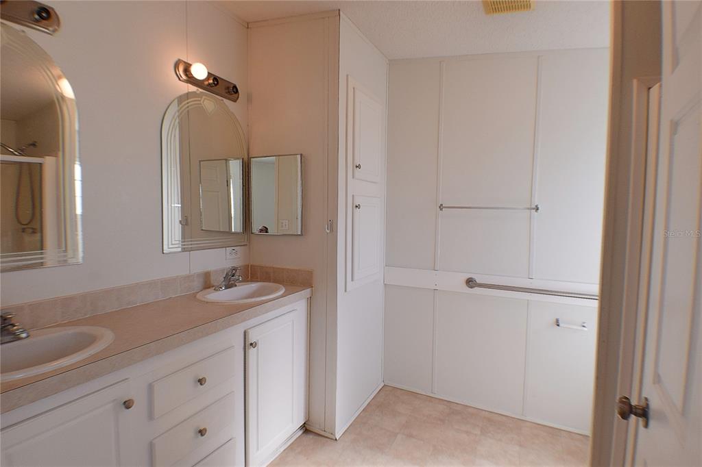 37533 Rio Lane Zephyrhills, FL 33541 - Photo 9 of 25 Gallery Image 9