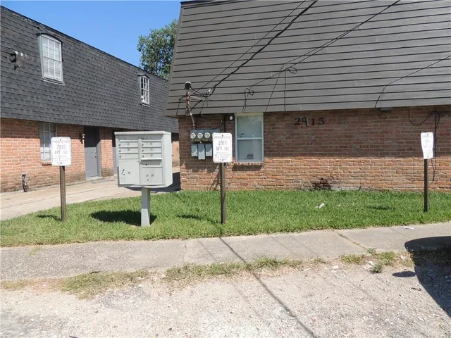 $1,100 | 2915 East St Bernard Highway, Unit B, Meraux, LA 70075