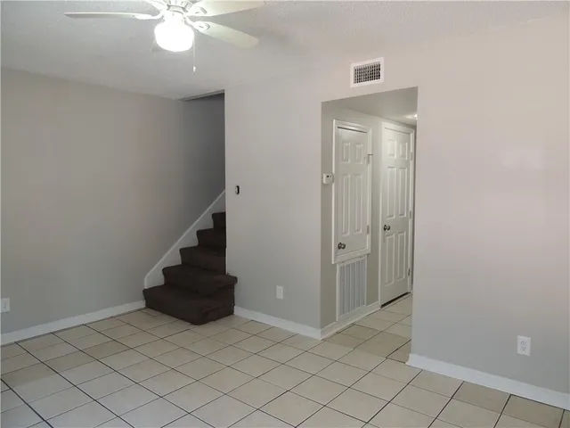 $1,100 | 2915 East St Bernard Highway, Unit B, Meraux, LA 70075