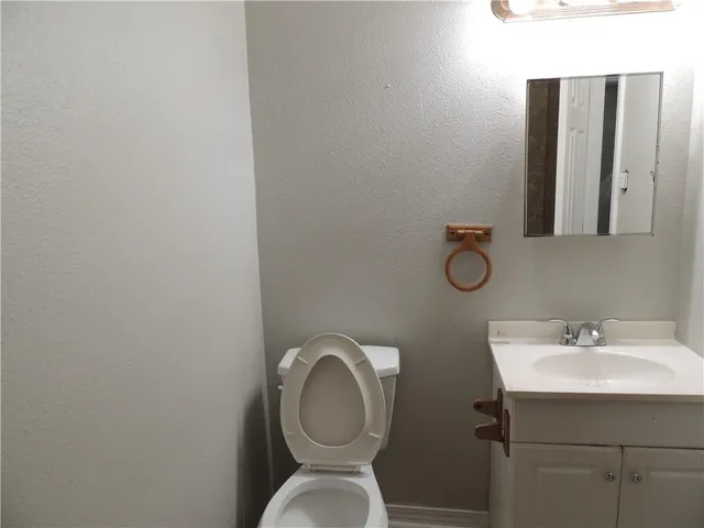 $1,100 | 2915 East St Bernard Highway, Unit B, Meraux, LA 70075