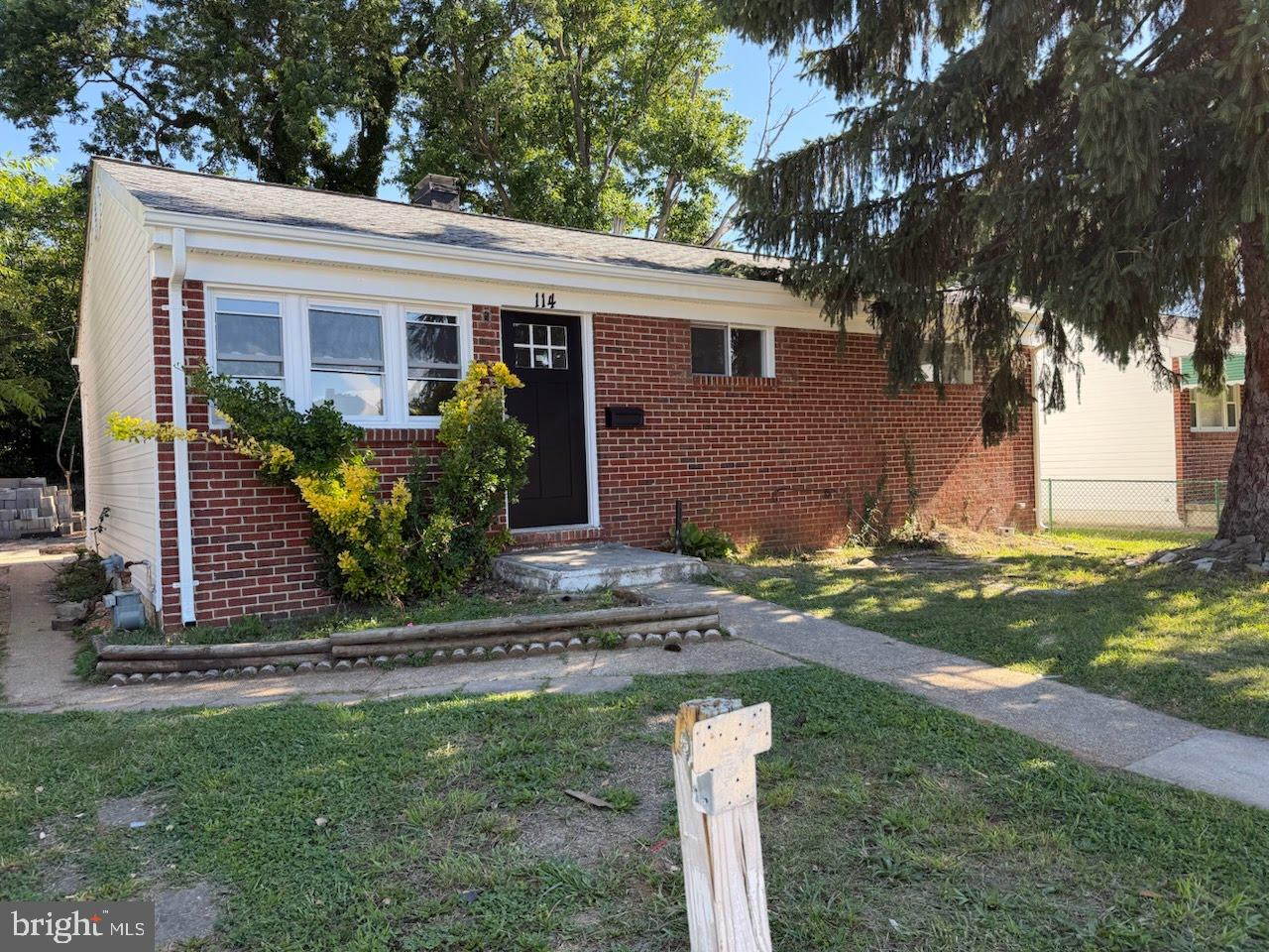 114 Cedar Hill Road Brooklyn, MD 21225 - Photo 2 of 11