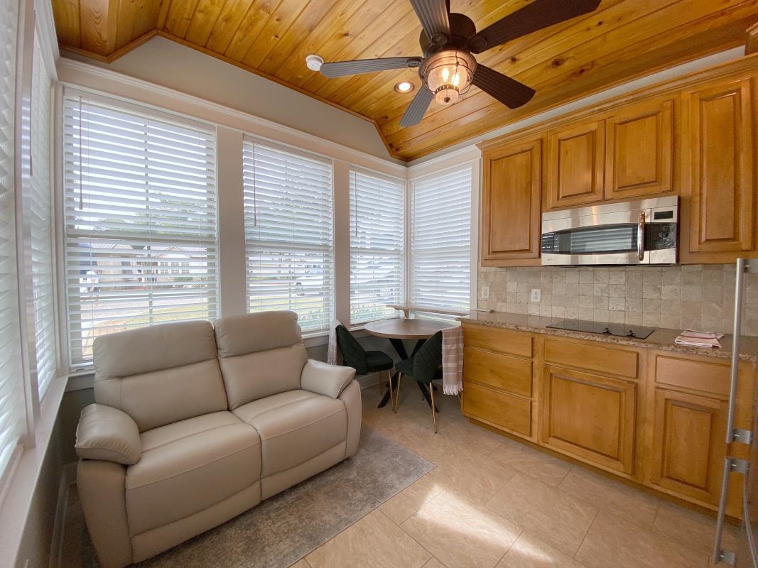 28888 Canal Road, Unit 71 Orange Beach, AL 36561 - Photo 2 of 9 Kitchen
