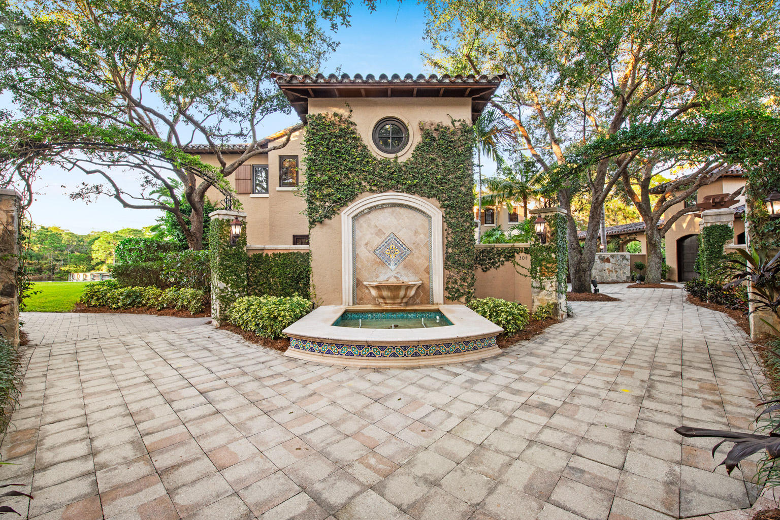 304 Villa Drive Jupiter, FL 33477 - Photo 35 of 48 9701 Collins Ave Unit 2702 - RESIZED (16