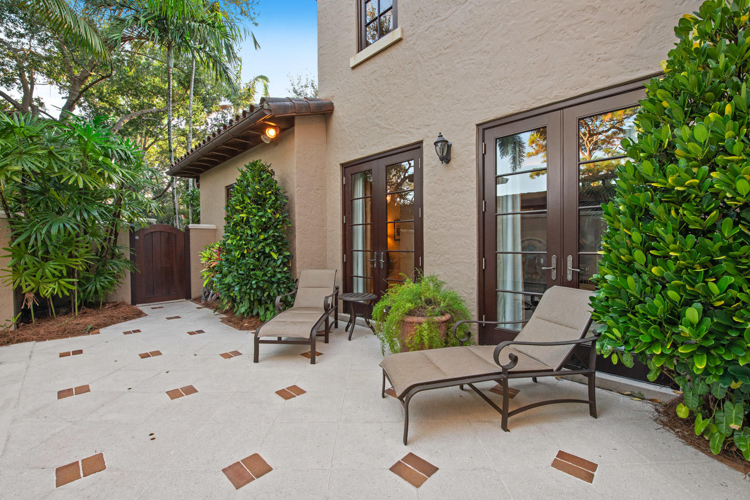 304 Villa Drive Jupiter, FL 33477 - Photo 38 of 48 9701 Collins Ave Unit 2702 - RESIZED (15