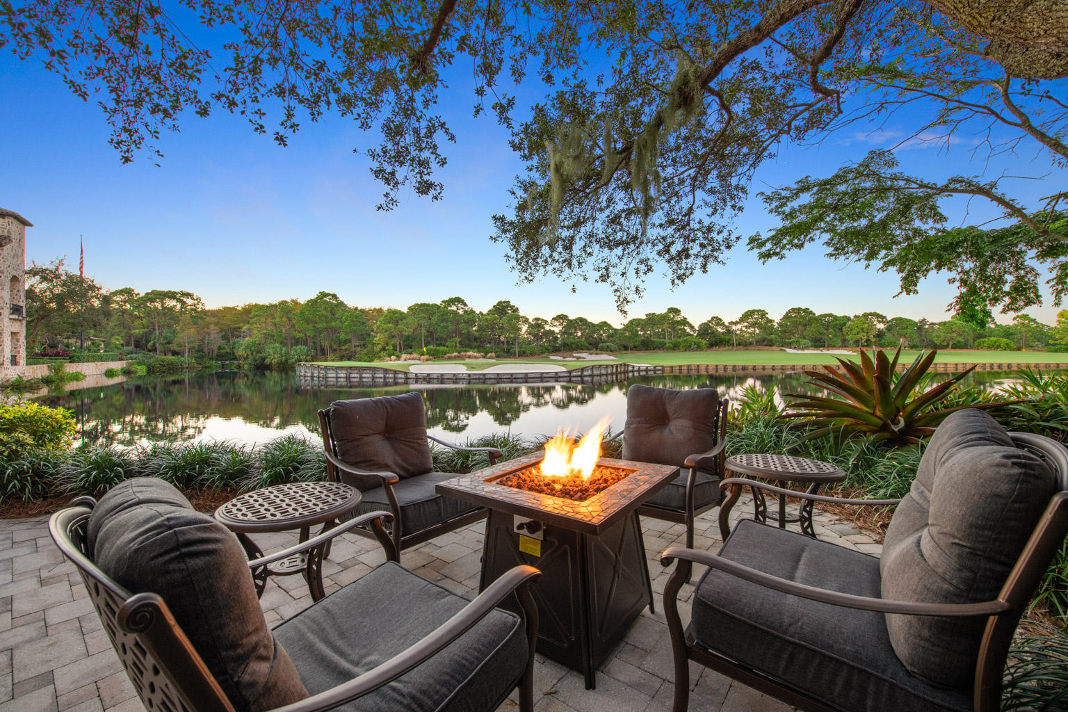 304 Villa Drive Jupiter, FL 33477 - Photo 4 of 48 9701 Collins Ave Unit 2702 - RESIZED (31