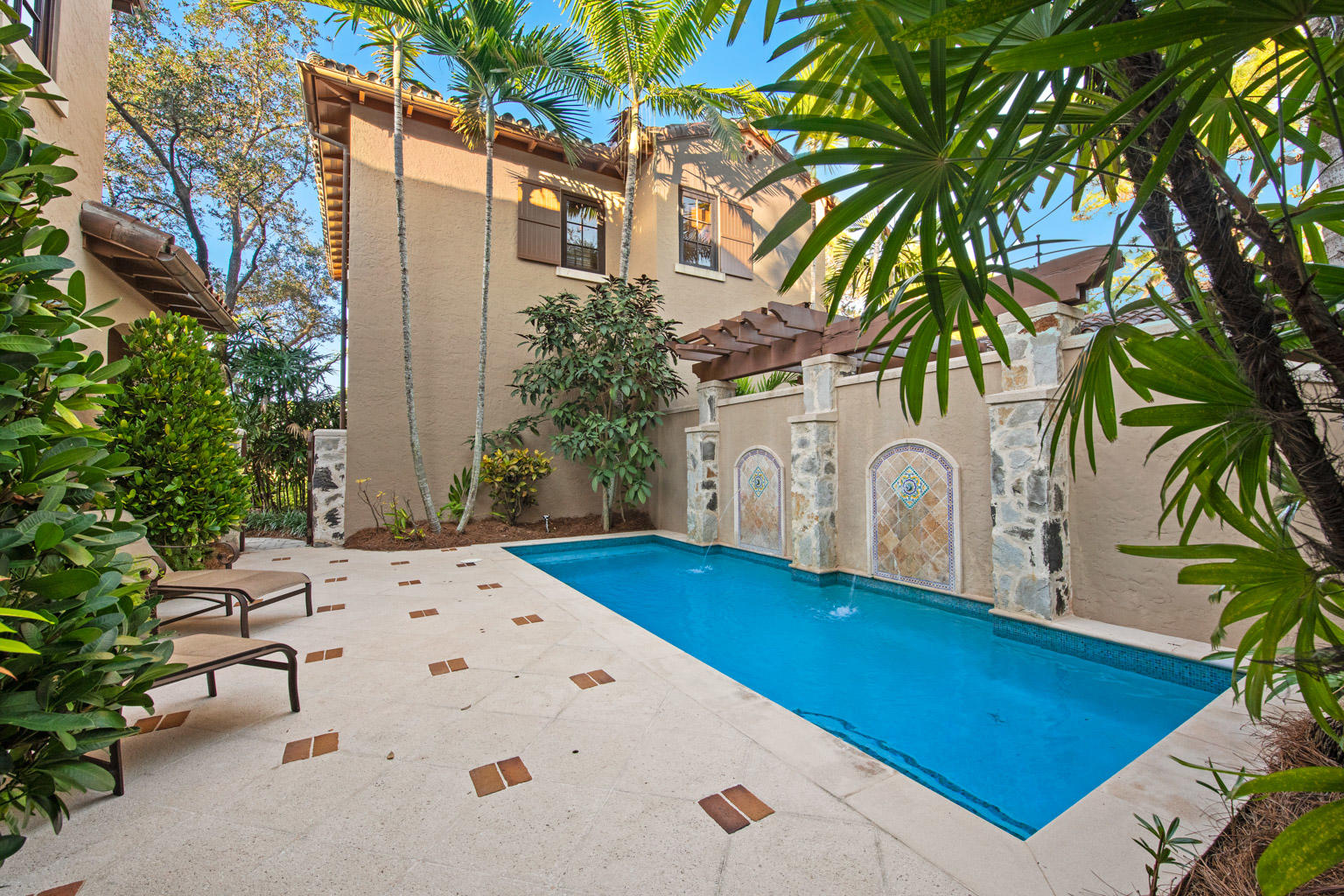 304 Villa Drive Jupiter, FL 33477 - Photo 6 of 48 9701 Collins Ave Unit 2702 - RESIZED (14