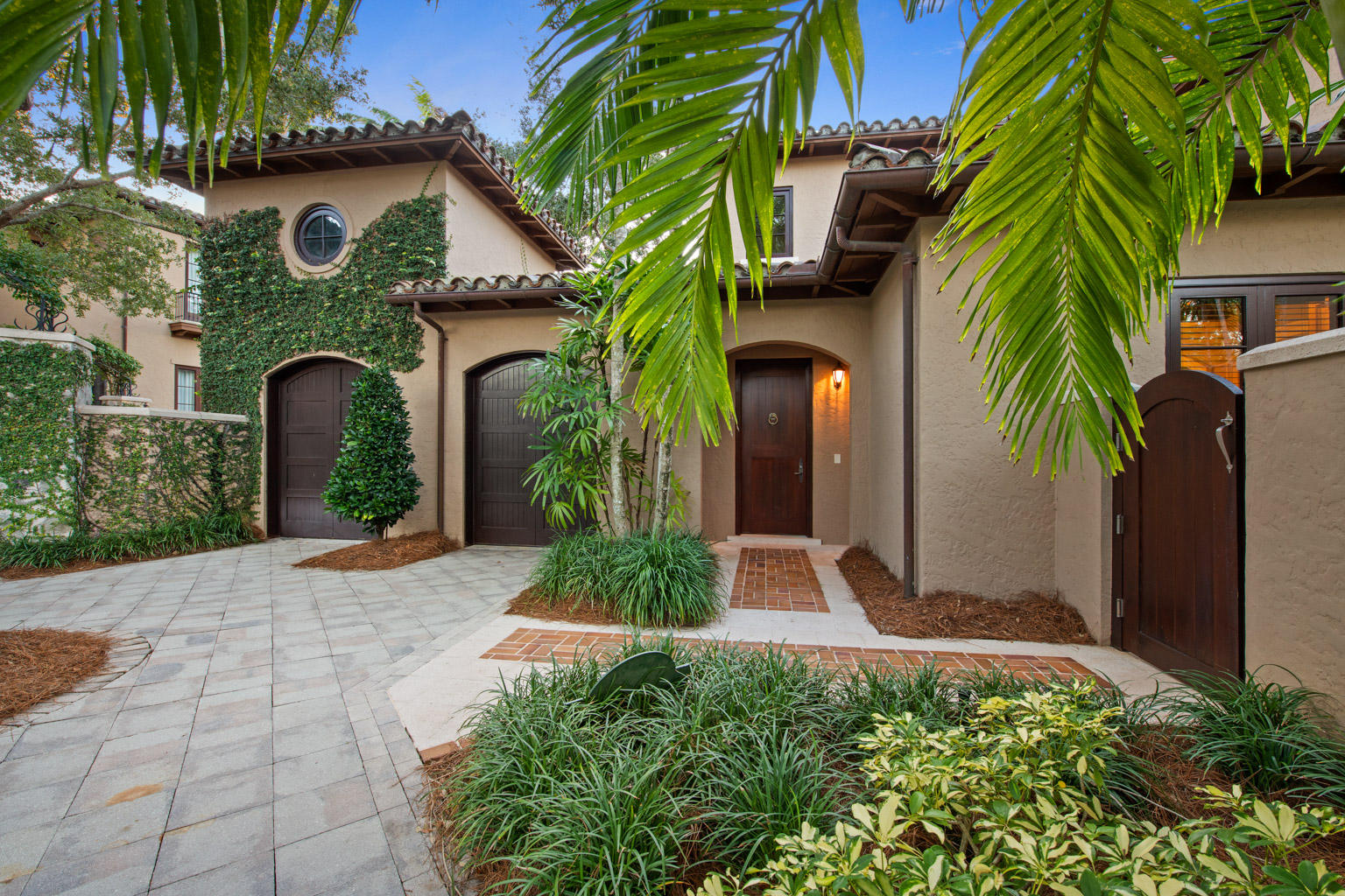 304 Villa Drive Jupiter, FL 33477 - Photo 7 of 48 9701 Collins Ave Unit 2702 - RESIZED (27