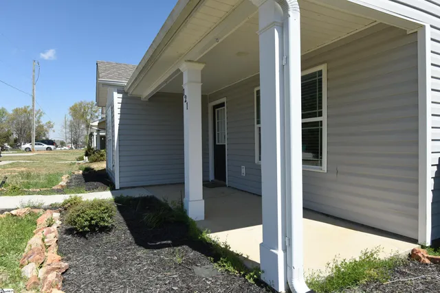 $175,000 | 121 Colleton Lane, Clinton, SC 29325