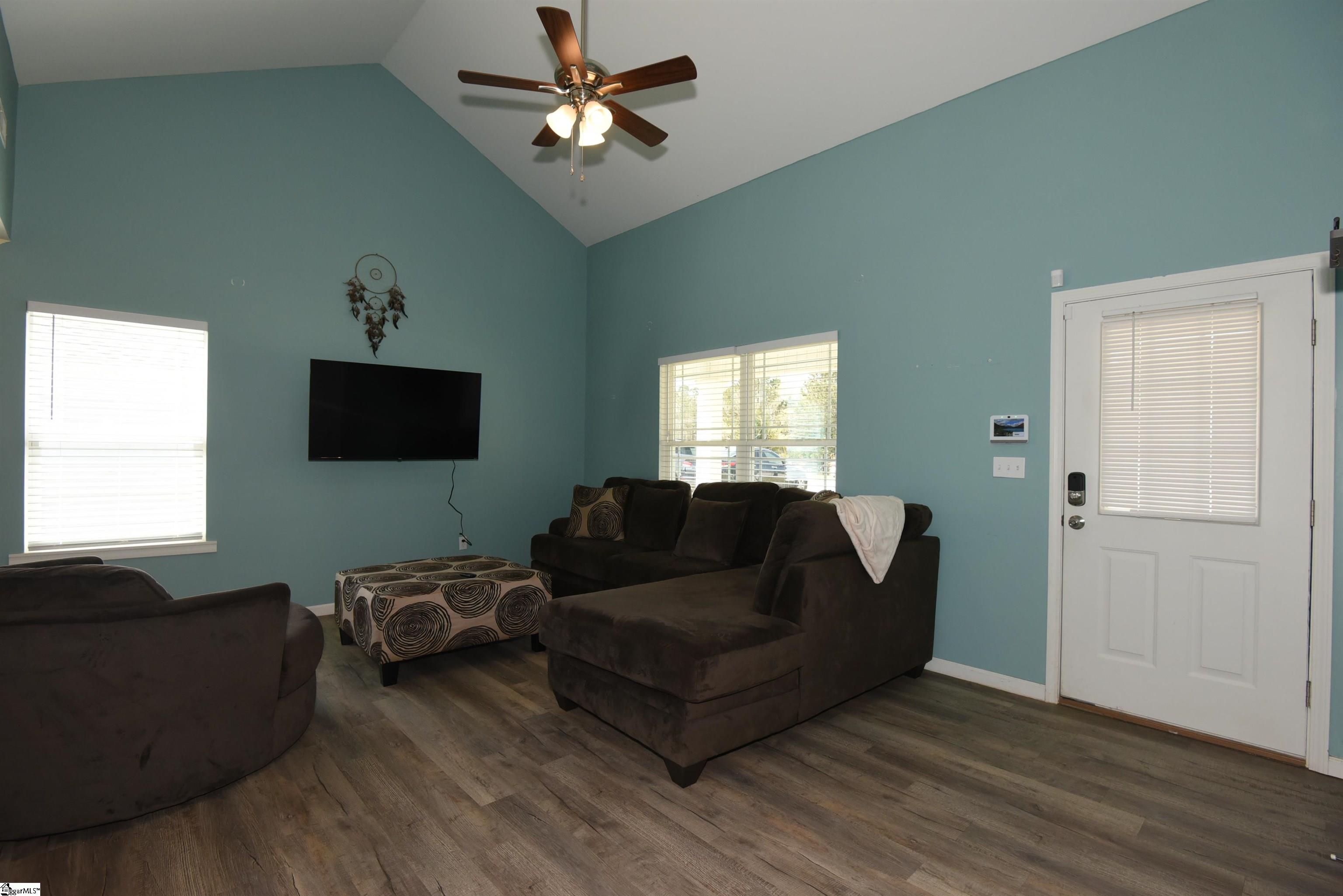 121 Colleton Lane Clinton, SC 29325 - Photo 3 of 17