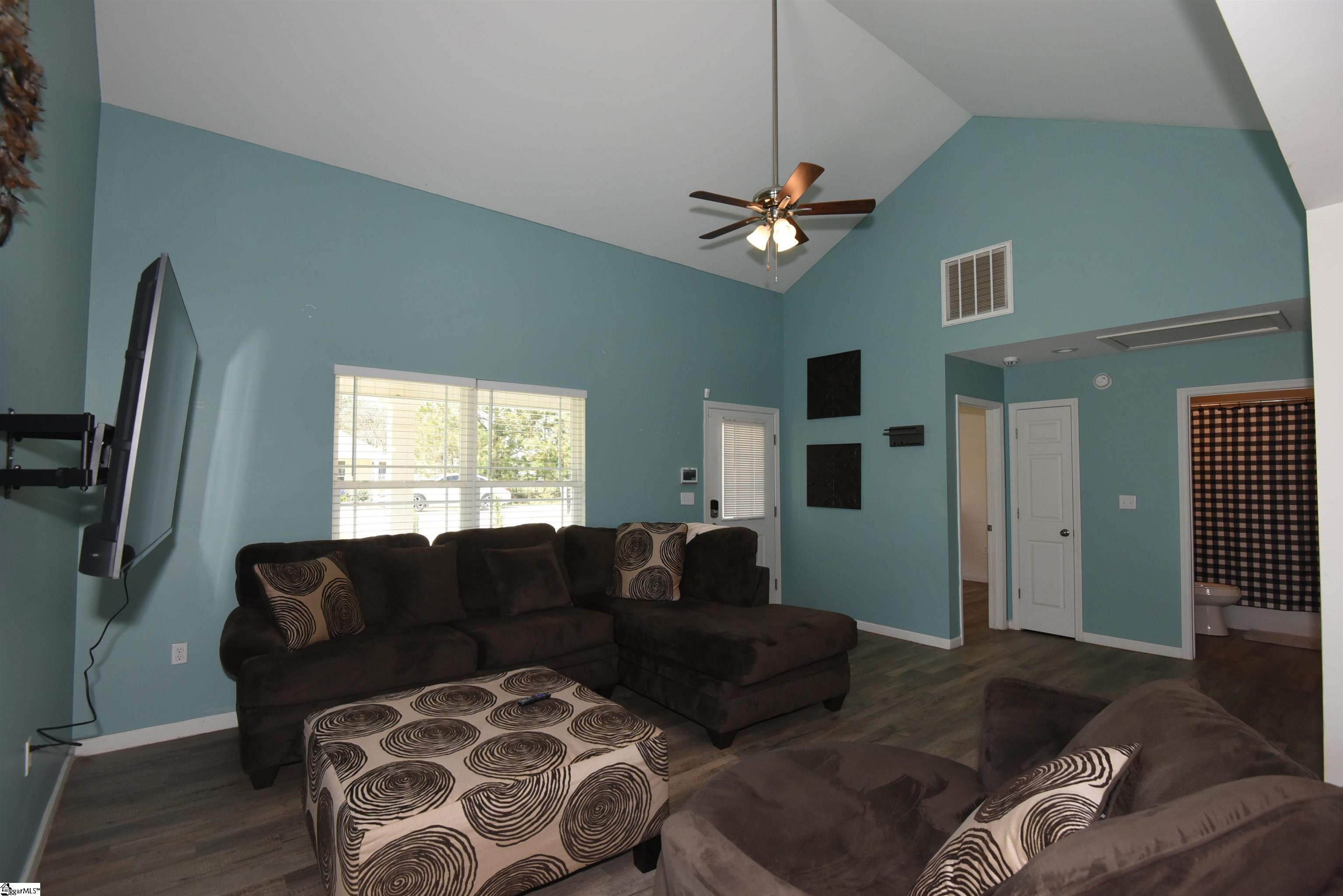 121 Colleton Lane Clinton, SC 29325 - Photo 4 of 17