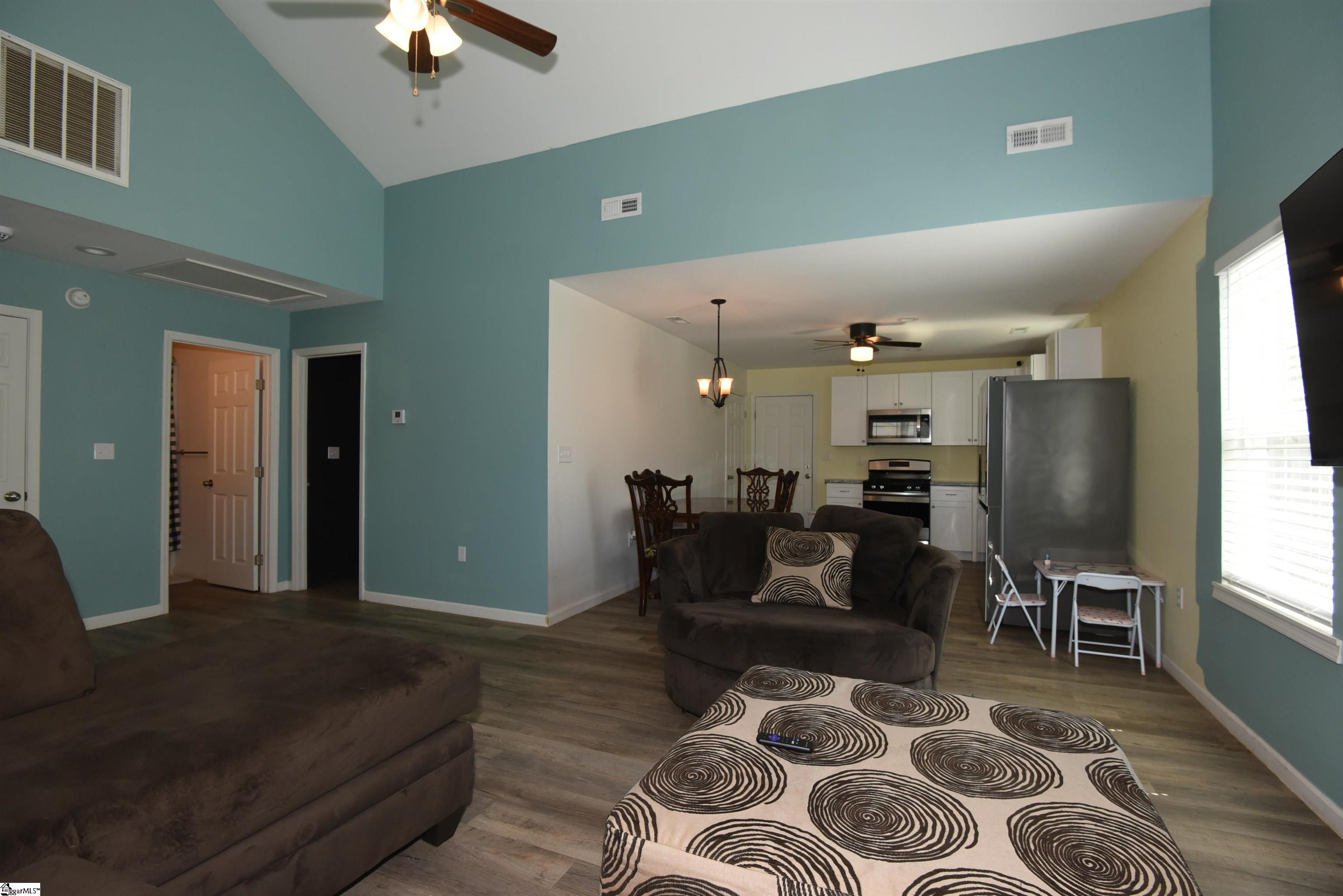 121 Colleton Lane Clinton, SC 29325 - Photo 5 of 17