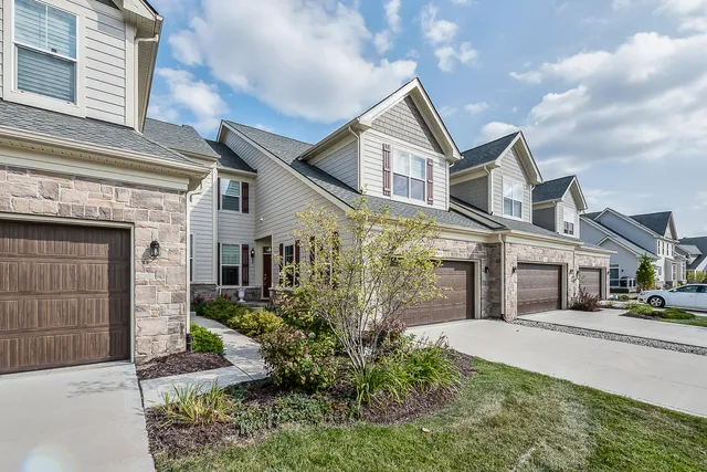 $4,100 | 3075 North Spurway Drive, Ann Arbor, MI 48105