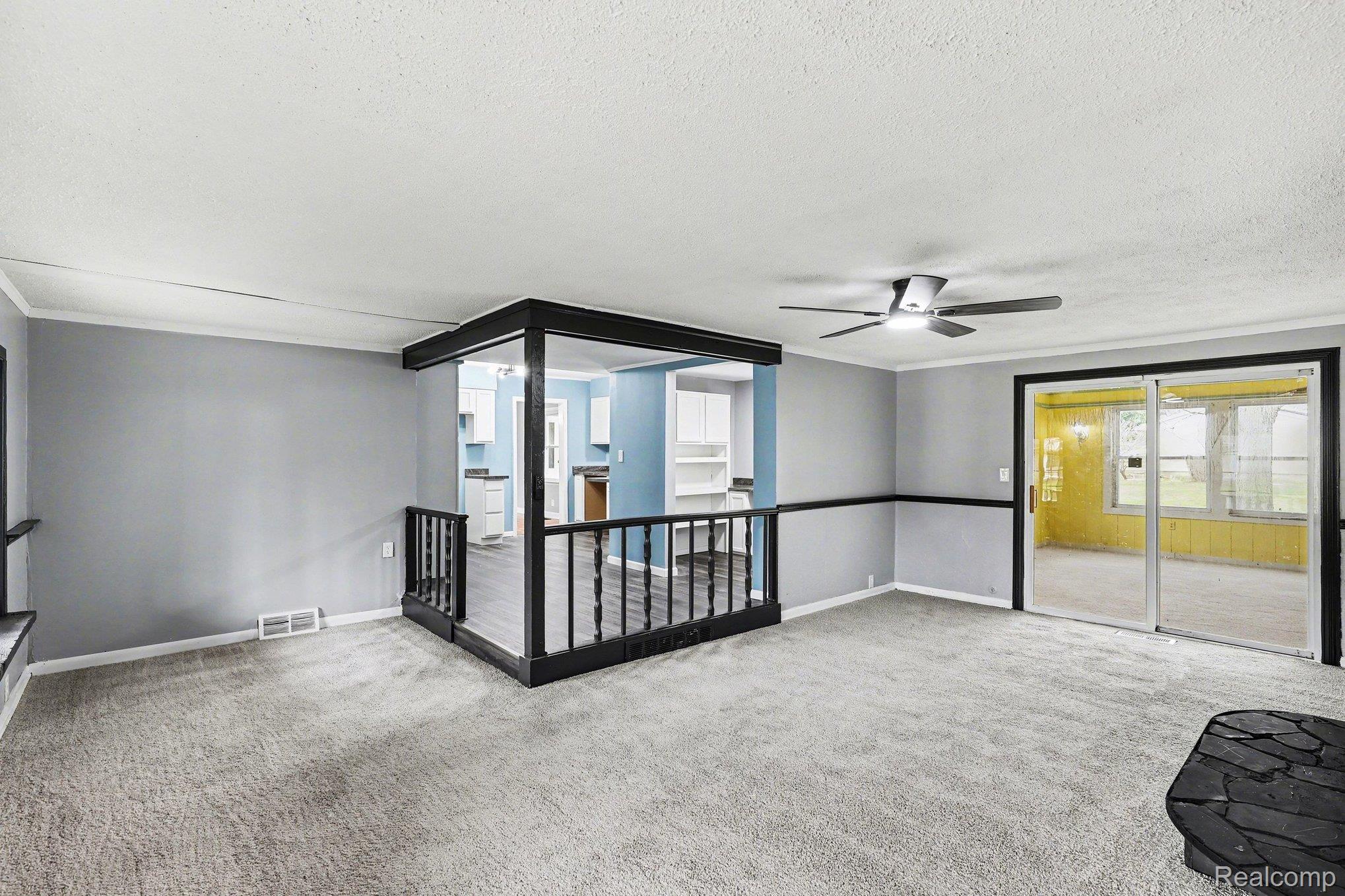 1260 Gilbert Street Flint, MI 48532 - Photo 13 of 32 010_file_4617.jpg