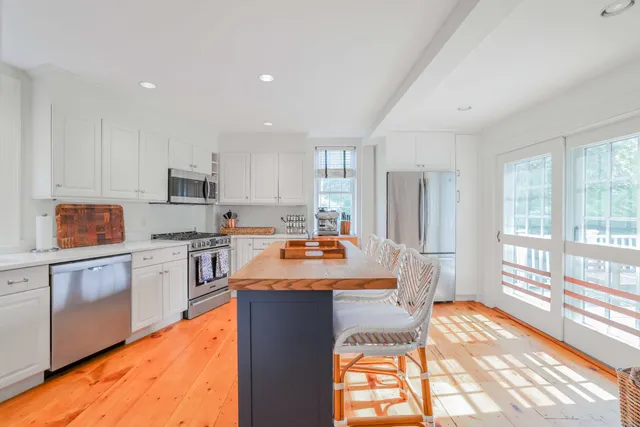 $5,495,000 | 10 Milk Street, Nantucket, MA 02554