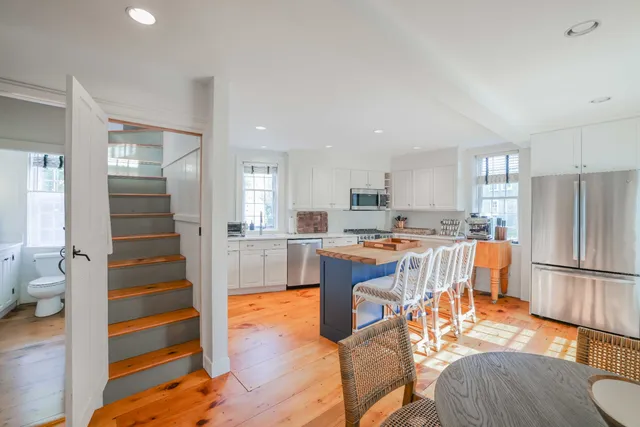 $5,495,000 | 10 Milk Street, Nantucket, MA 02554