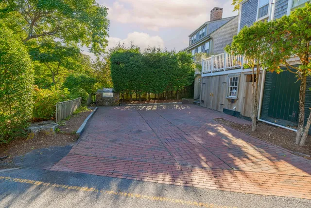 $5,495,000 | 10 Milk Street, Nantucket, MA 02554