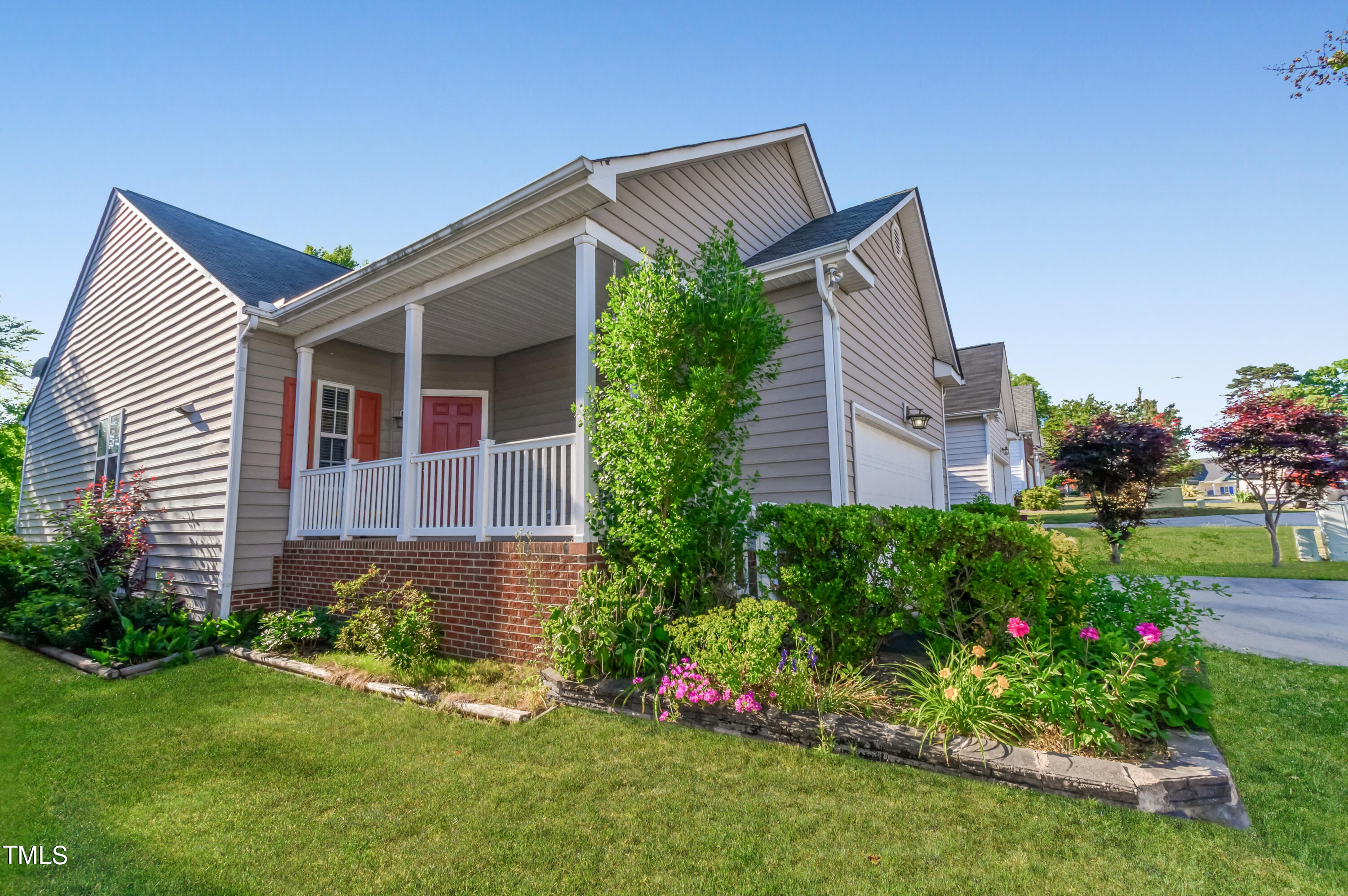 5337 Sahalee Way Raleigh, NC 27604 - Photo 1 of 10 Front/Side View