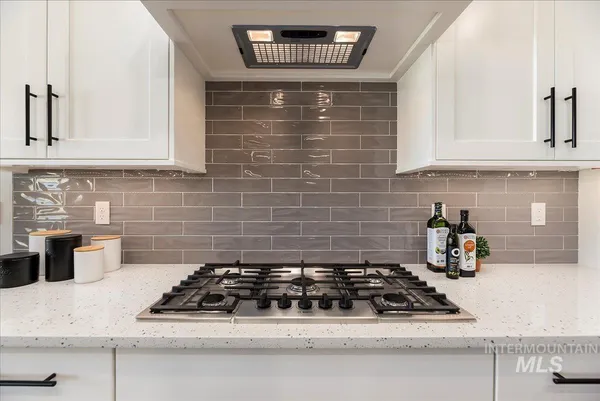 $684,900 | 6638 North Spindrift Way, Meridian, ID 83646