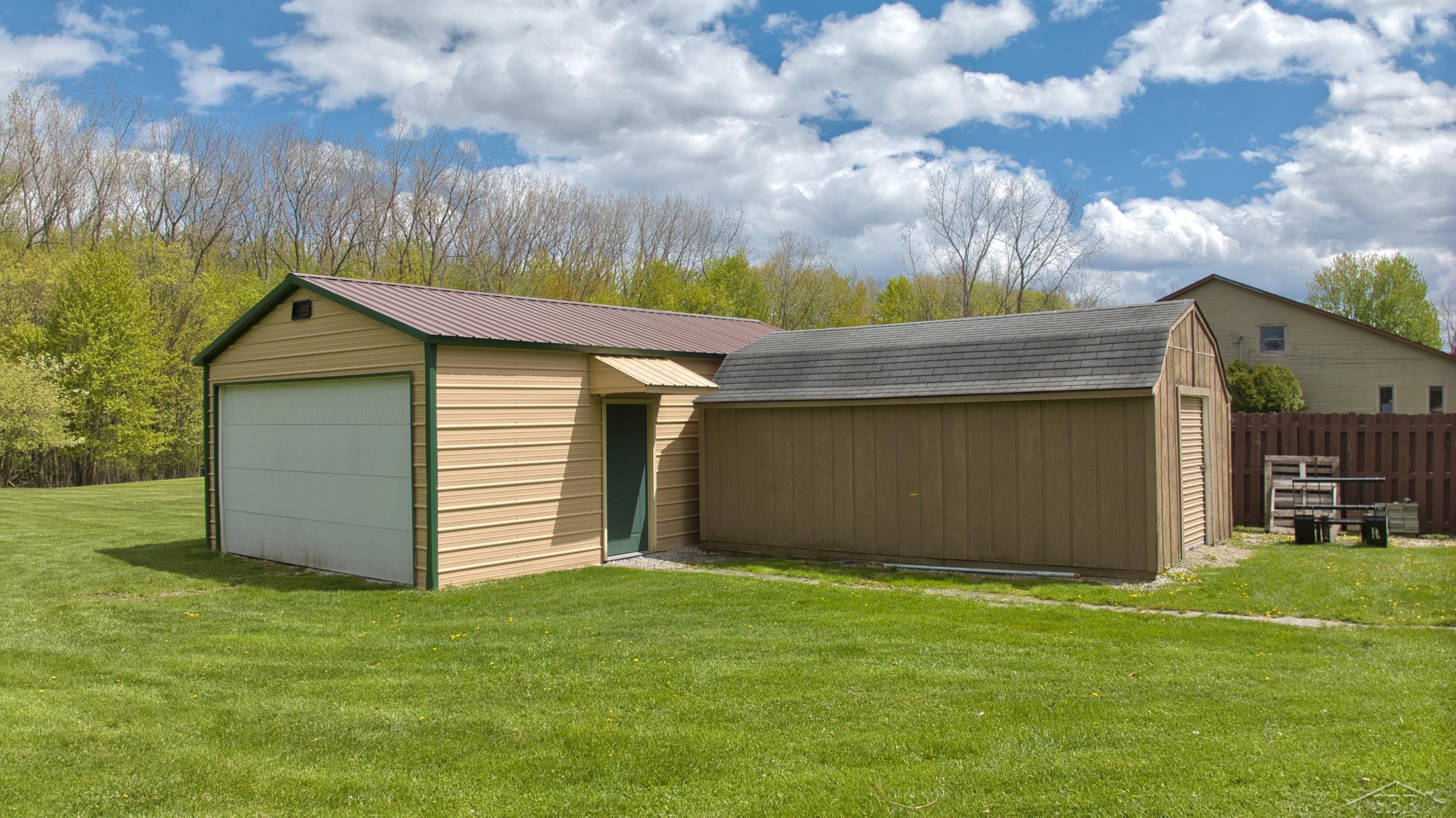 5220 North River Road Freeland, MI 48623 - Photo 7 of 47