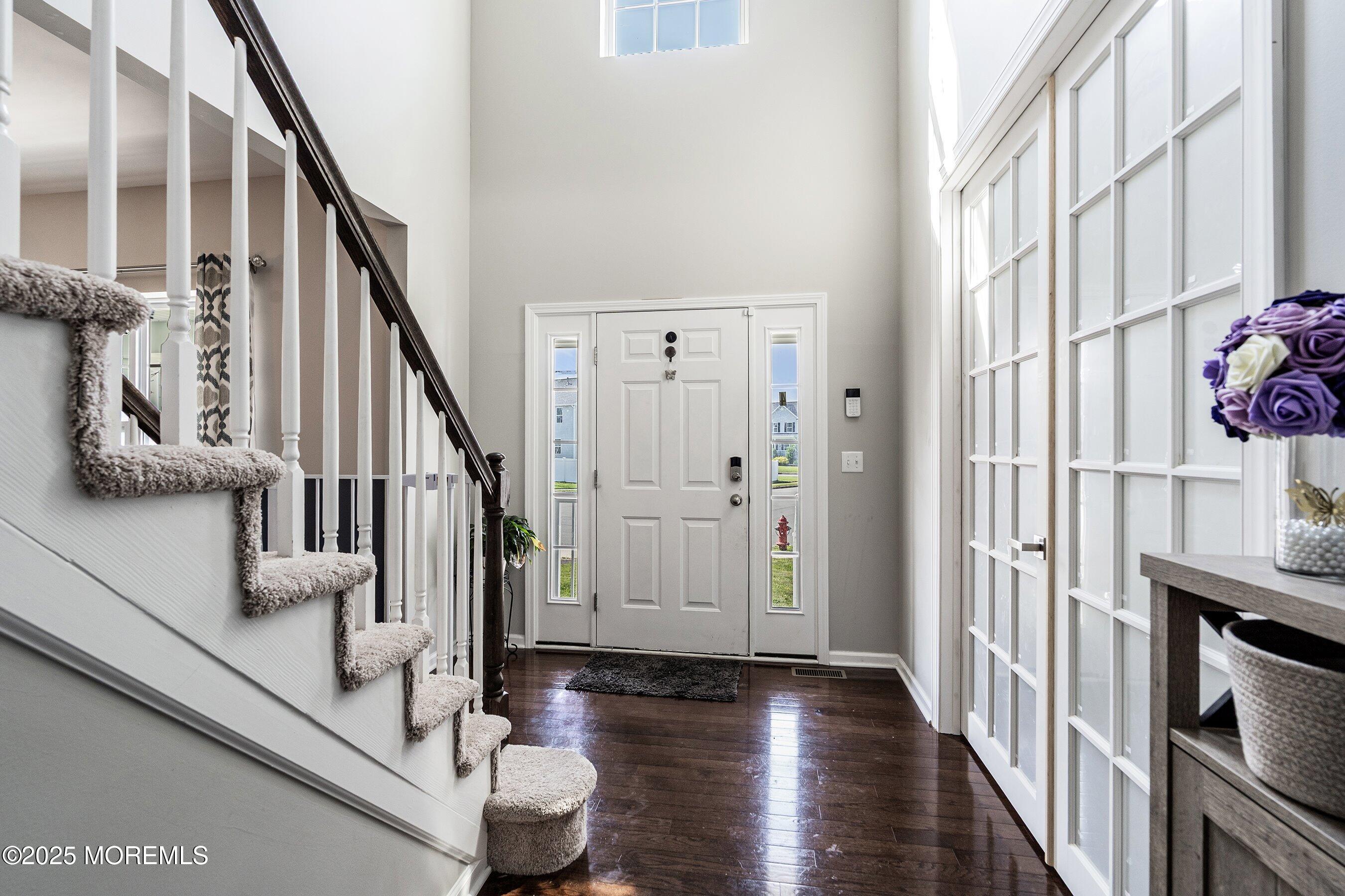 4 Saddle Ridge Court Bayville, NJ 08721 - Photo 4 of 36 03-Foyer