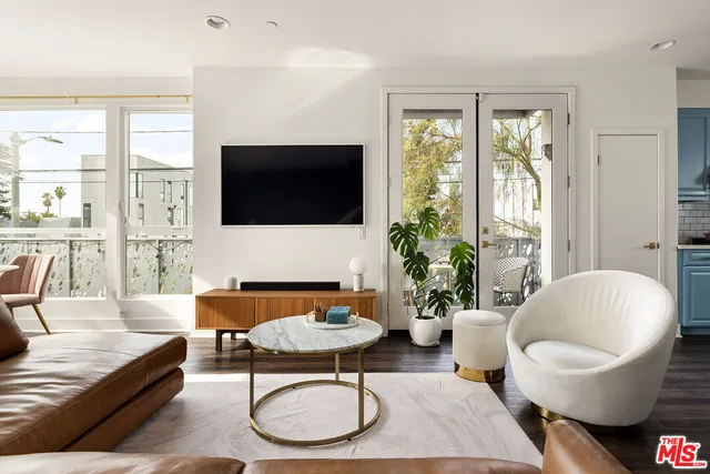 $6,495 | 6074 West Studio Court, Los Angeles, CA 90038